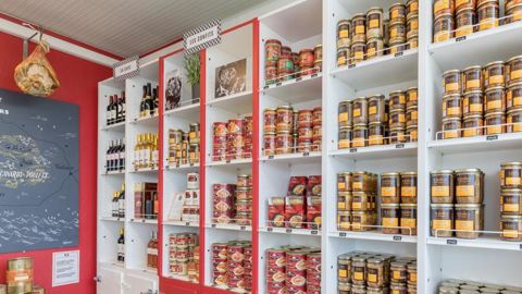 Dans ses boutiques En direct des producteurs, Maïsadour commercialise les marques de MVVH. Pour poursuivre la vente de ses produits en circuits courts, la holding a décidé de rechercher des partenaires. © MAISADOUR